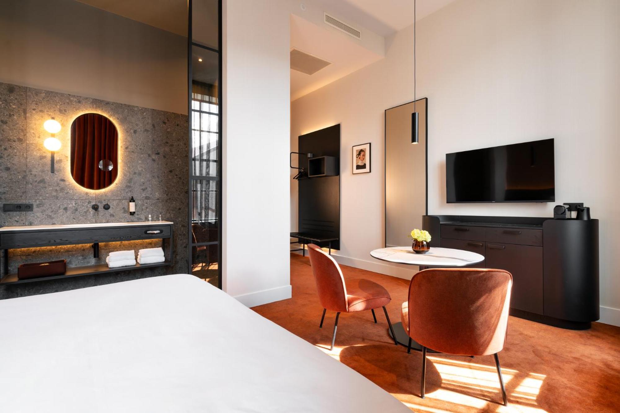 Van Der Valk Theaterhotel De Oranjerie Roermond Bagian luar foto