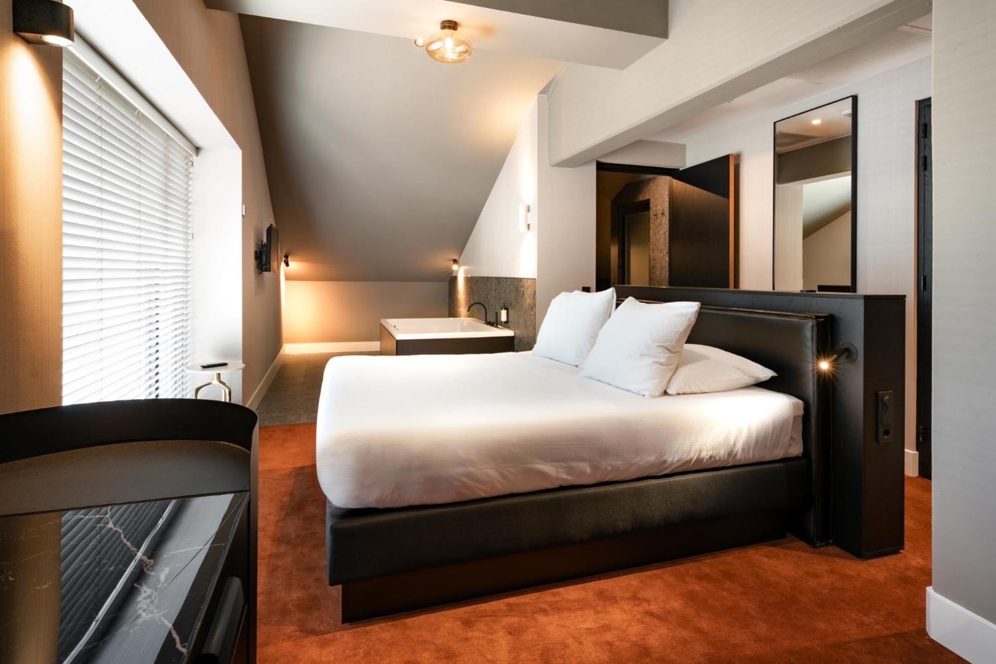 Van Der Valk Theaterhotel De Oranjerie Roermond Bagian luar foto