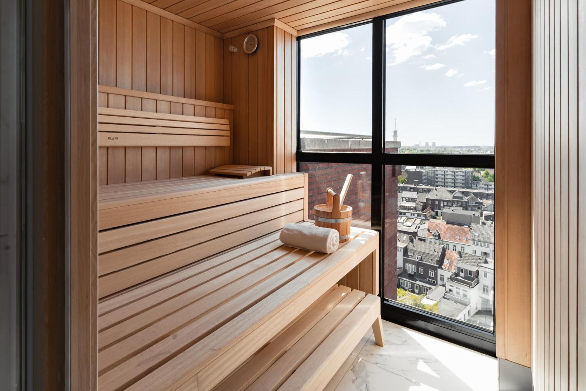 Van Der Valk Theaterhotel De Oranjerie Roermond Bagian luar foto