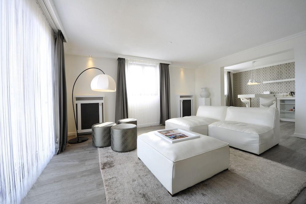 Van Der Valk Theaterhotel De Oranjerie Roermond Bagian luar foto