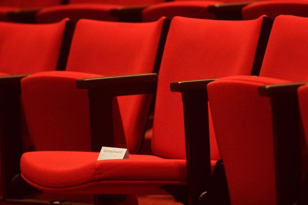 Van Der Valk Theaterhotel De Oranjerie Roermond Bagian luar foto